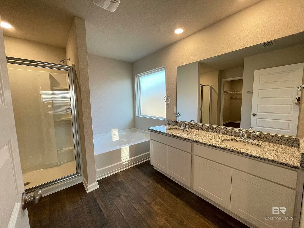 20651 Mercury Drive - Photo 6 of 16