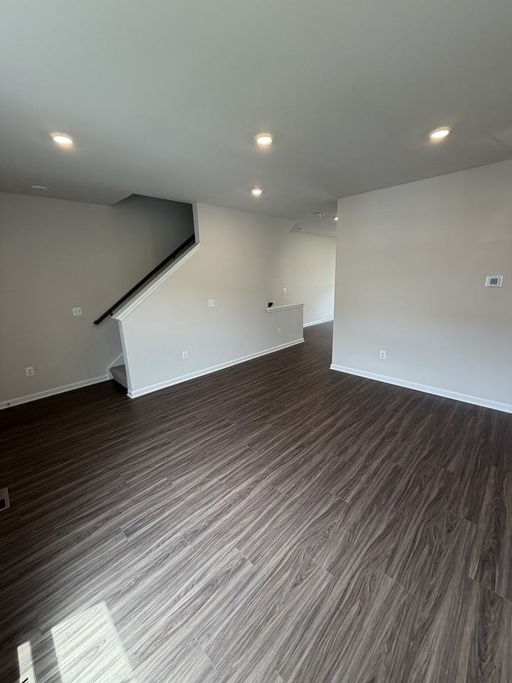 18 Ironwood Court #1 - Photo 3 of 27