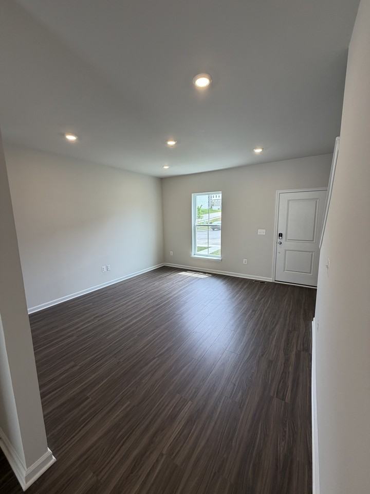 18 Ironwood Court #1 - Photo 4 of 27