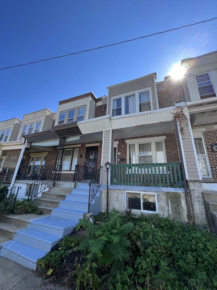 218 E Dorset St #1 - Photo 2 of 18