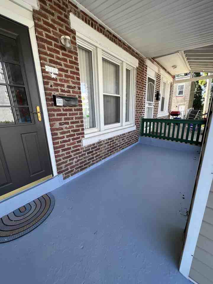 218 E Dorset St #1 - Photo 3 of 18