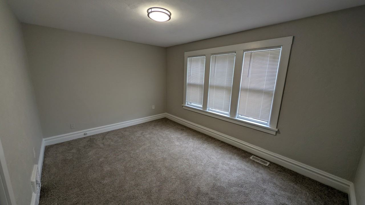 2016 South 6th Street - Photo 7 of 11