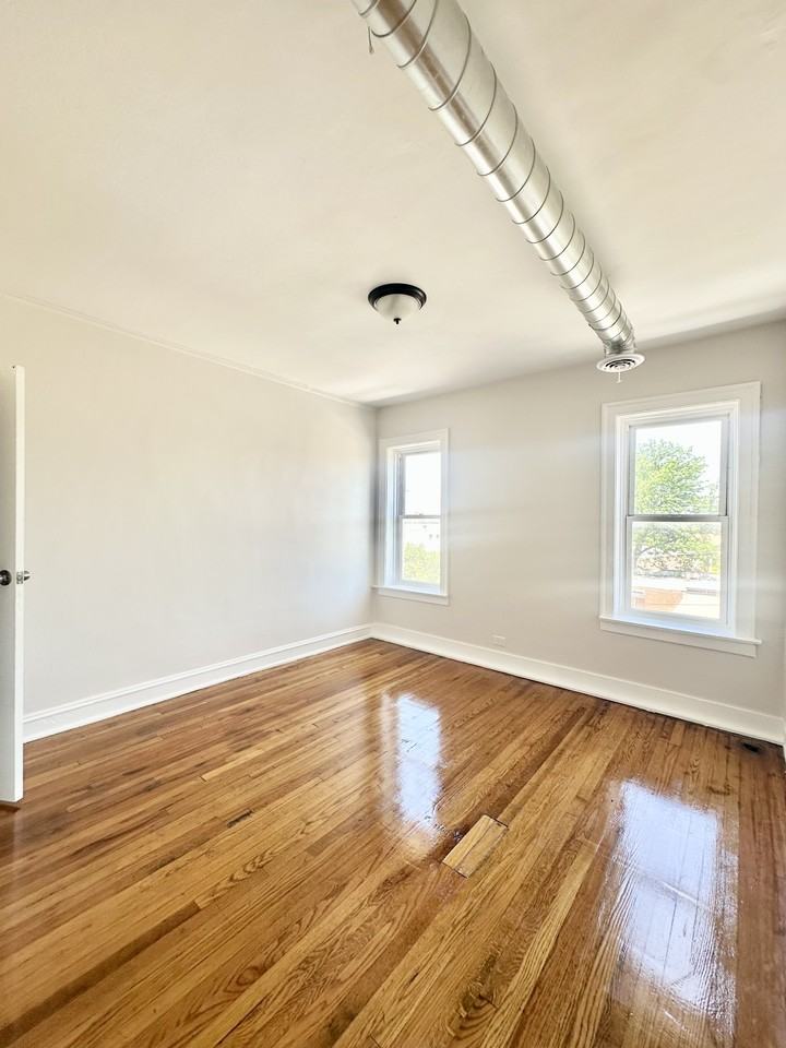 3701 W Division St #2 - Photo 3 of 20