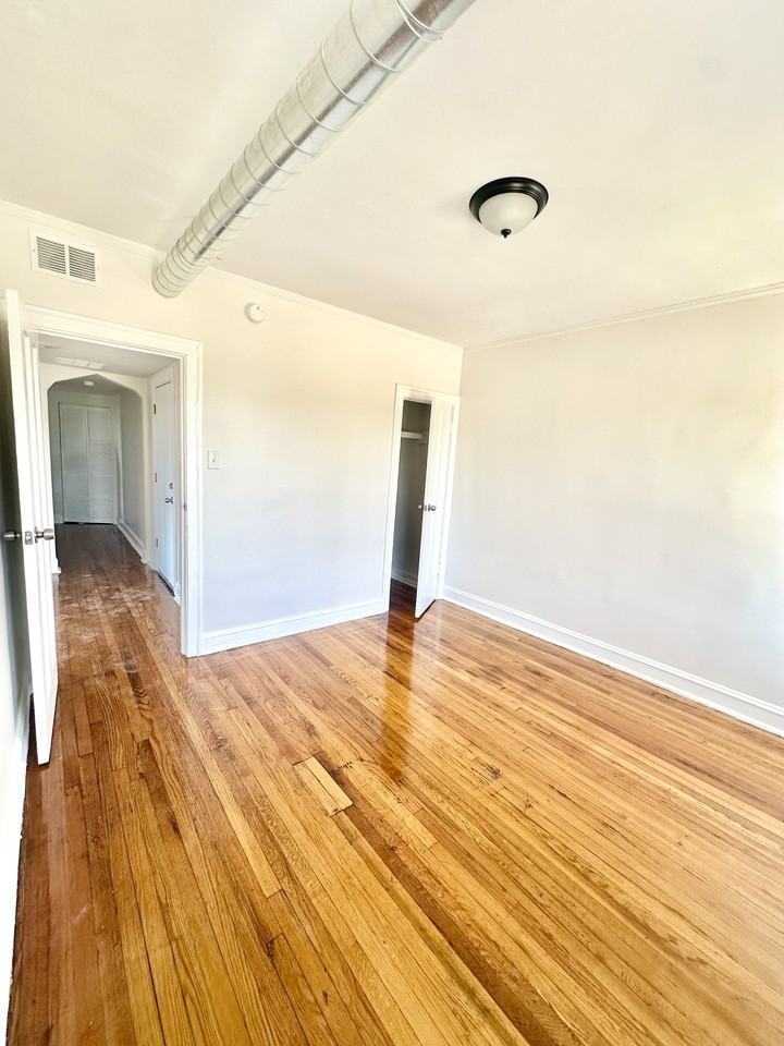 3701 W Division St #2 - Photo 4 of 20