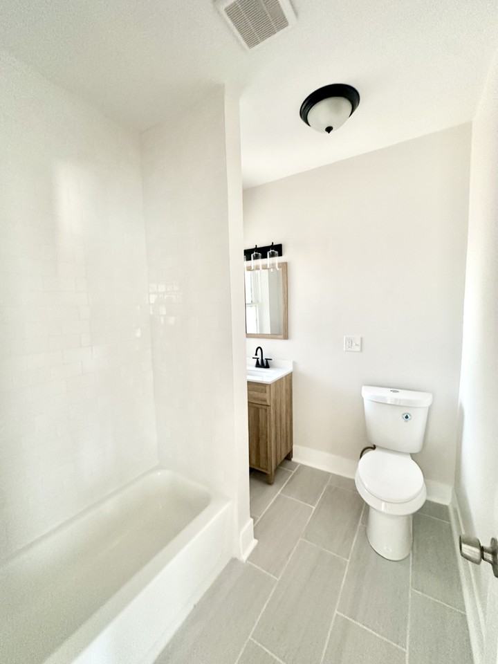 3701 W Division St #2 - Photo 6 of 20