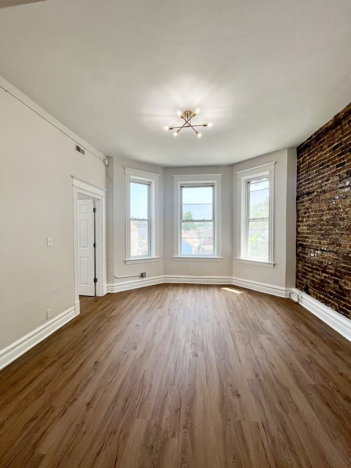 2512 S Trumbull Ave #2F - Photo 4 of 11