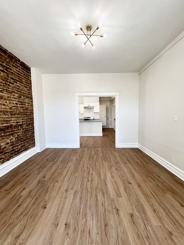 2512 S Trumbull Ave #2F - Photo 5 of 11
