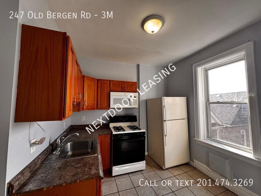 247 Old Bergen Rd #3M - Photo 2 of 7
