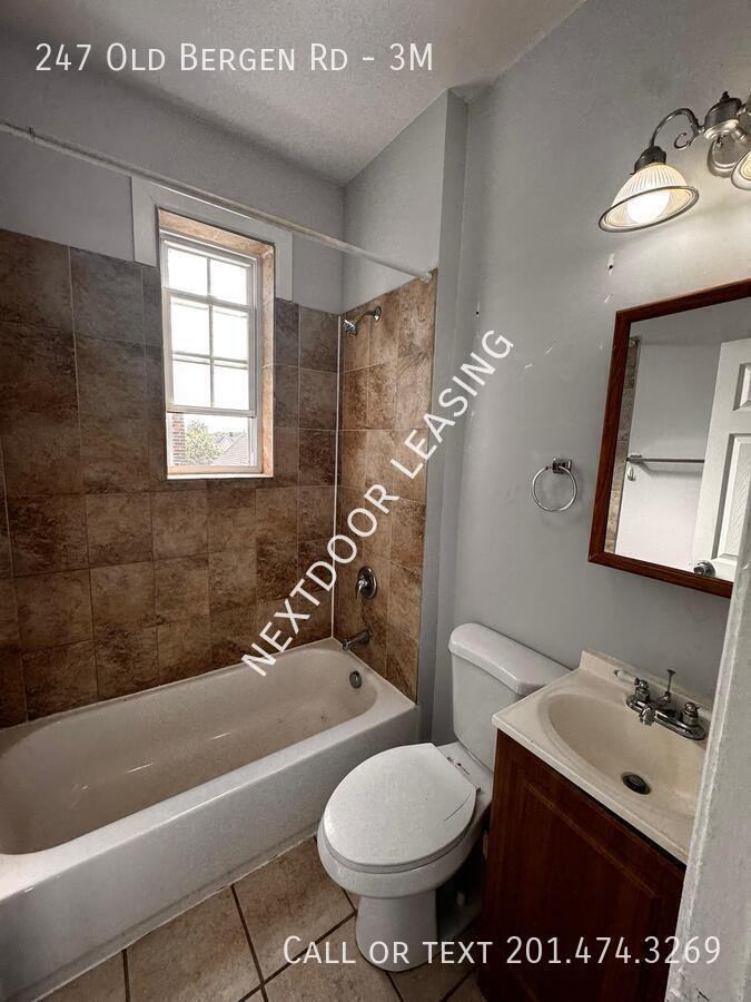 247 Old Bergen Rd #3M - Photo 3 of 7