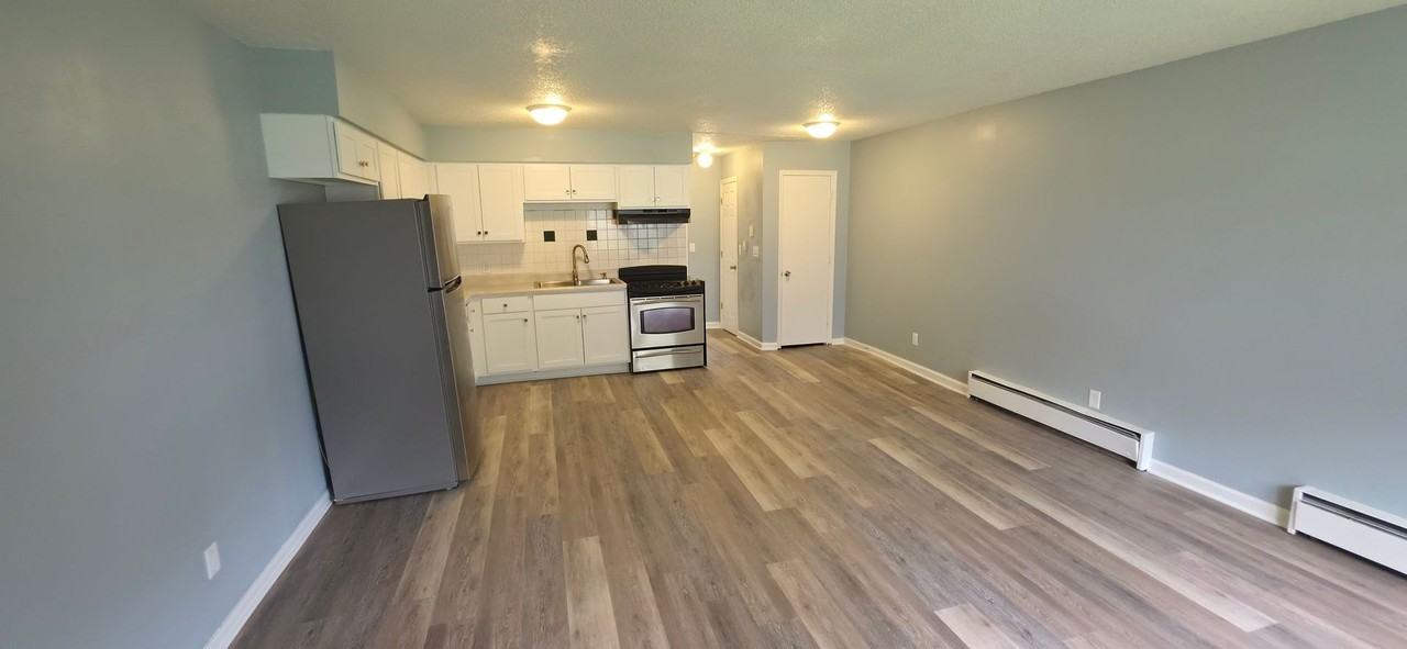 305 E John St #2 - Photo 2 of 11