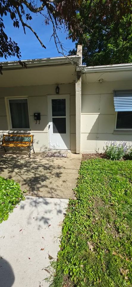 1701 Poplar St #B - Photo 2 of 24