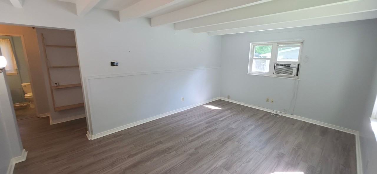 1701 Poplar St #B - Photo 5 of 24