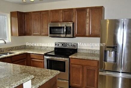 1827 Quail St #5 - Photo 3 of 13