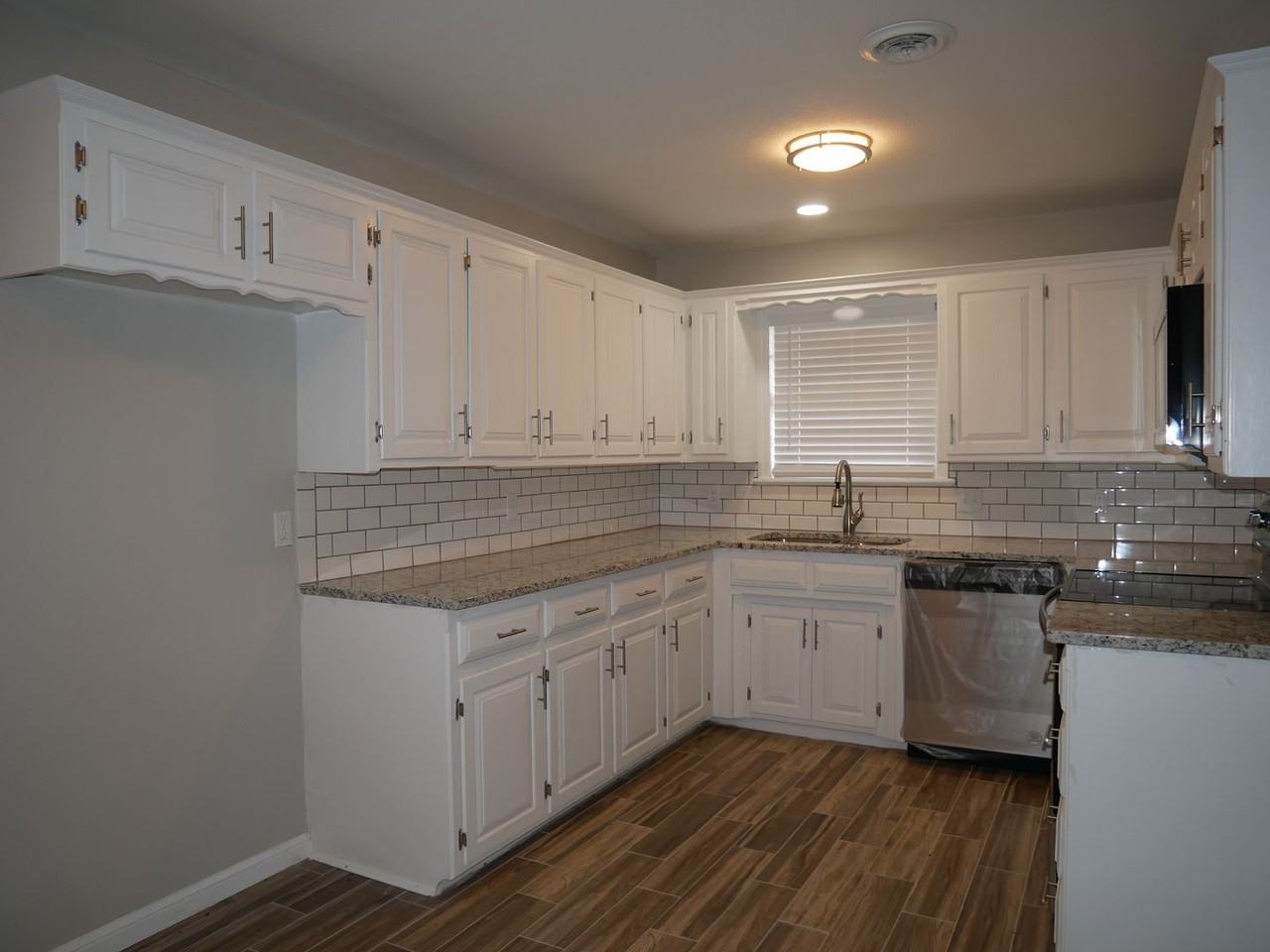 3309 S 53rd St - Photo 5 of 12