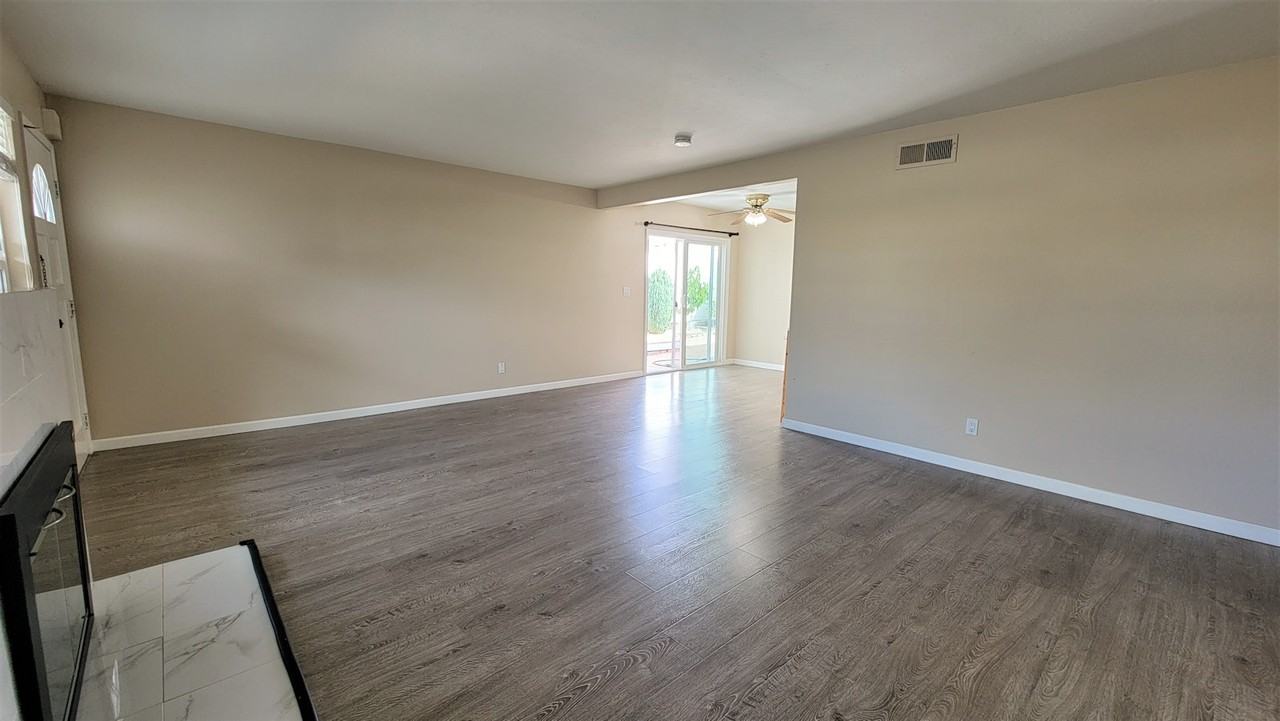 32990 Lake Wawasee Street - Photo 5 of 26