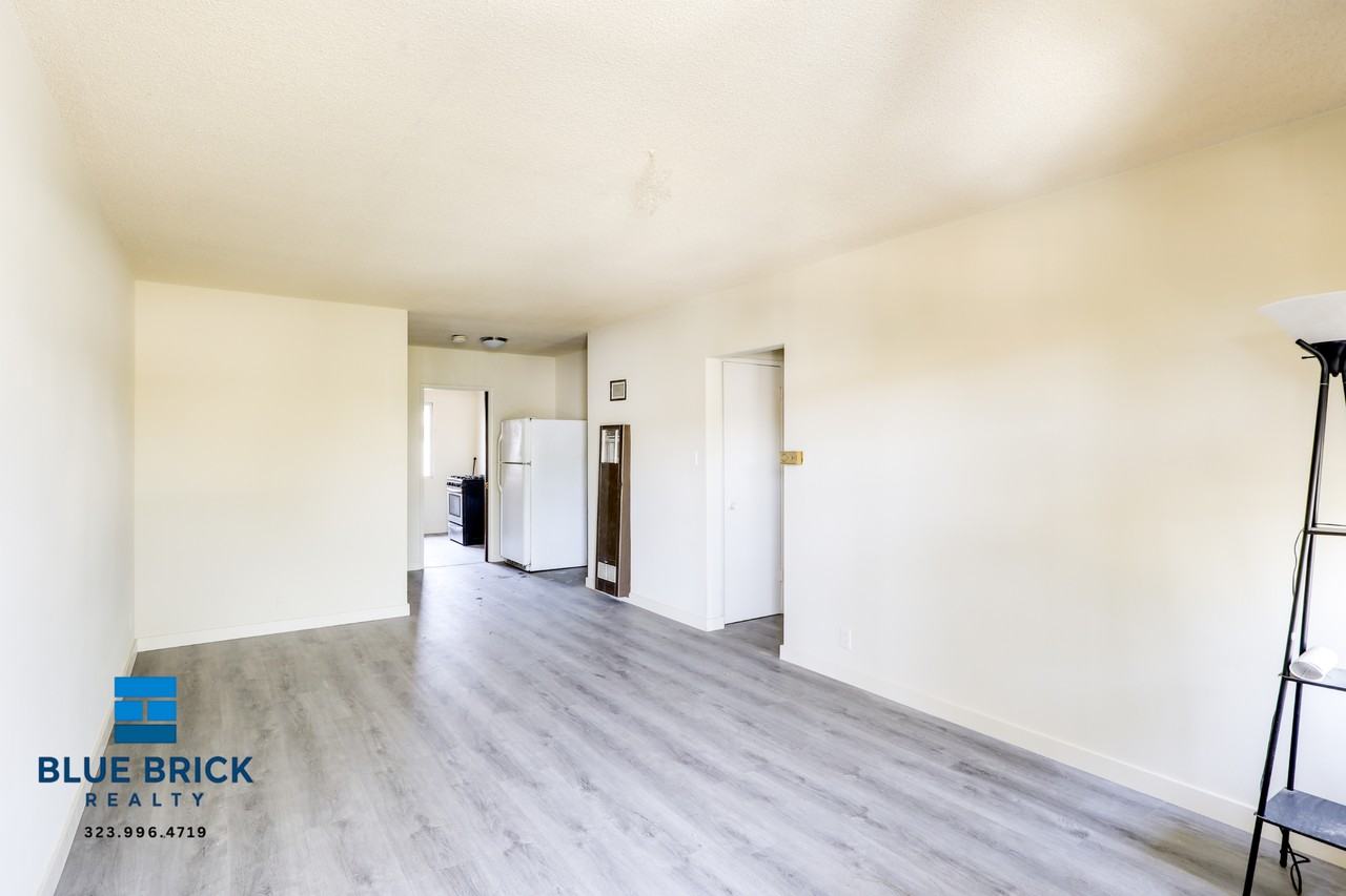 1055 N El Centro Ave #8 - Photo 4 of 16