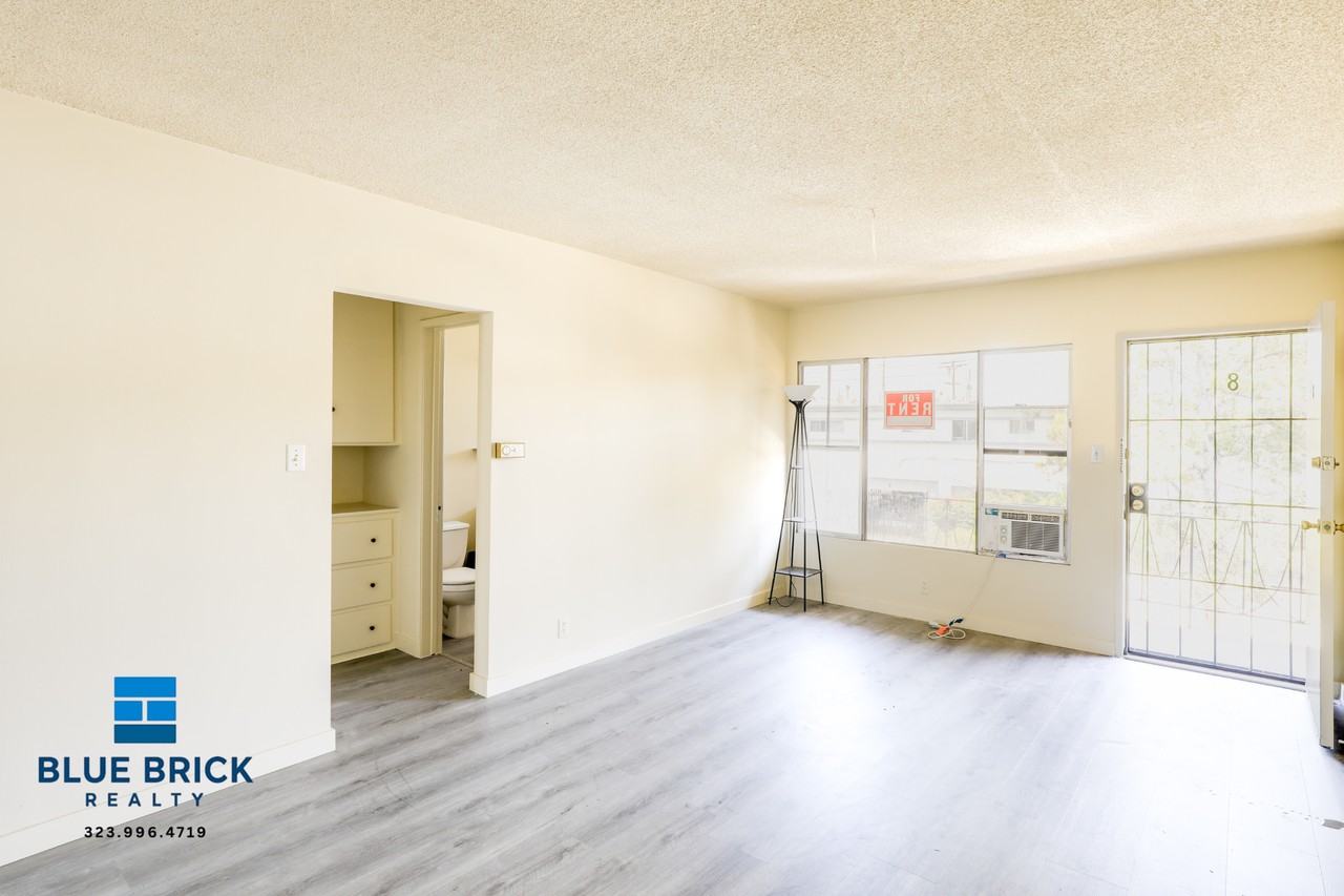 1055 N El Centro Ave #8 - Photo 6 of 16