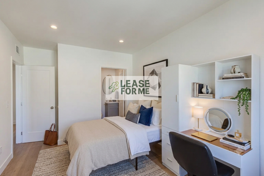 1279 W 38th St - Photo 3 of 17