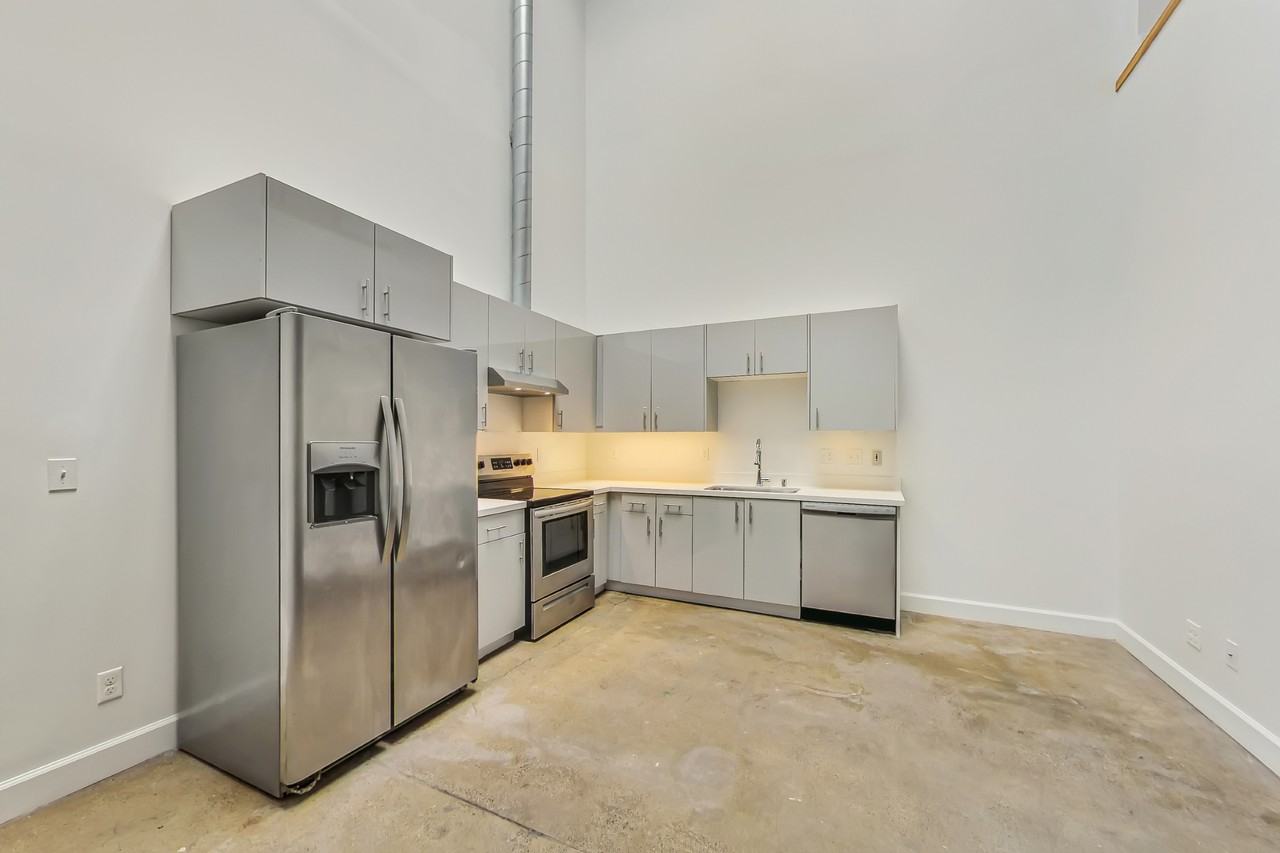 674 23rd St #15 - Photo 2 of 30