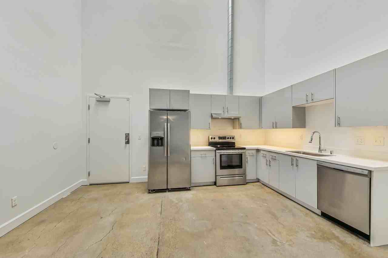 674 23rd St #15 - Photo 3 of 30