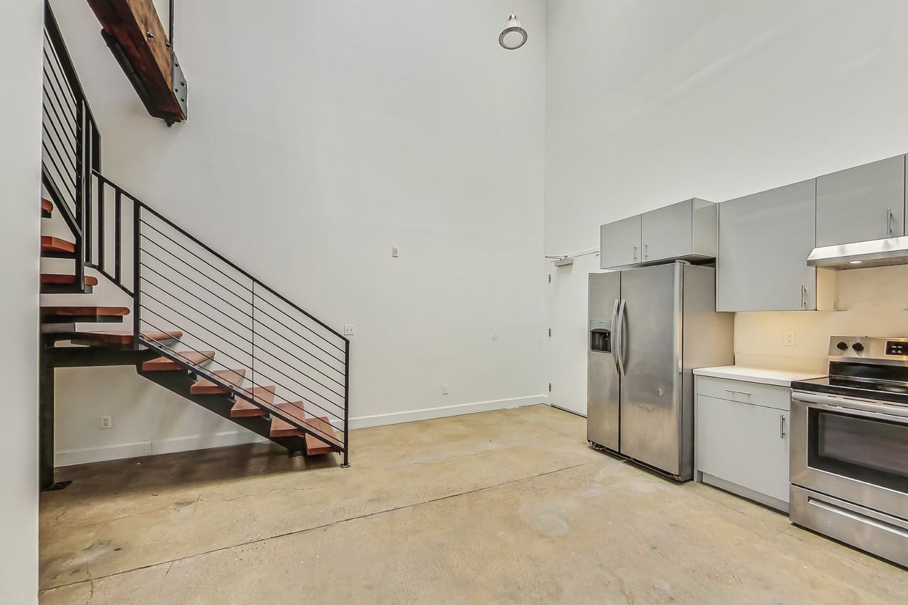 674 23rd St #15 - Photo 4 of 30