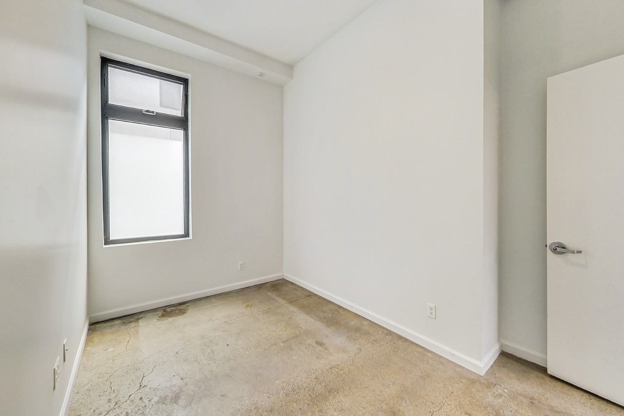 674 23rd St #15 - Photo 6 of 30
