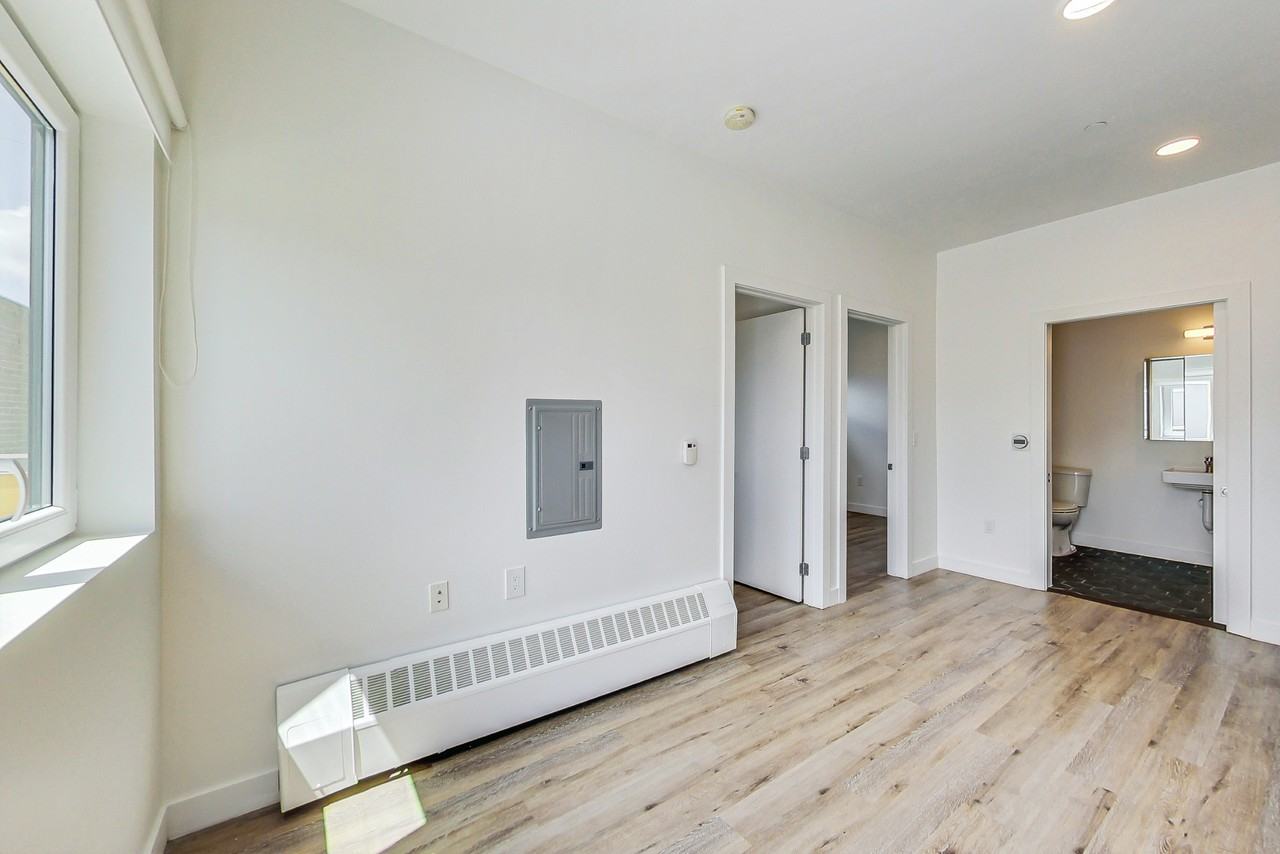 669 24th St #17 - Photo 5 of 24