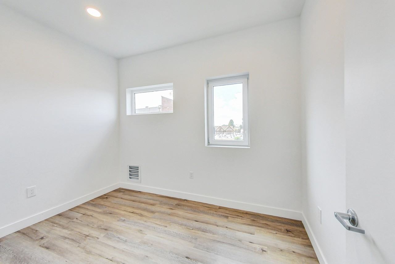 669 24th St #17 - Photo 6 of 24