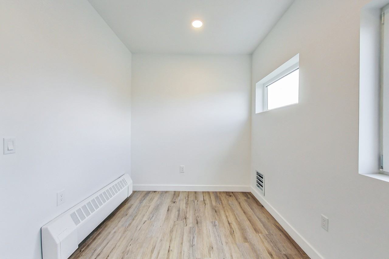 669 24th St #17 - Photo 7 of 24