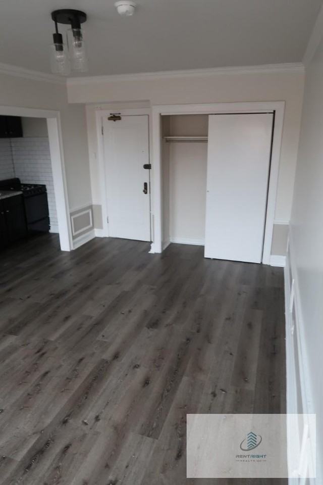 5301 N Ashland Ave #208 - Photo 5 of 11