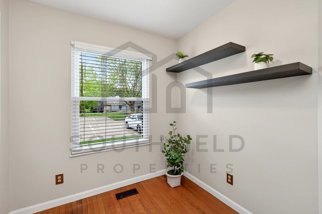 1069 Crisfield Dr #1 - Photo 6 of 39