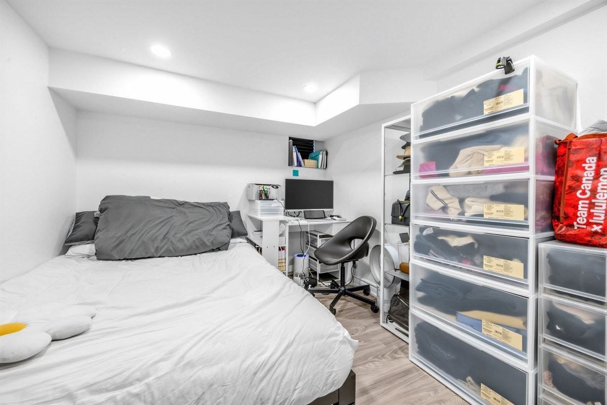1262 Lansdowne Ave - Photo 5 of 11