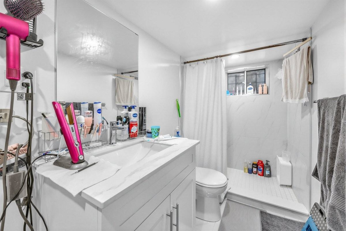 1262 Lansdowne Ave - Photo 7 of 11