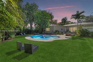 1875 Alamanda Dr - Photo 1 of 1