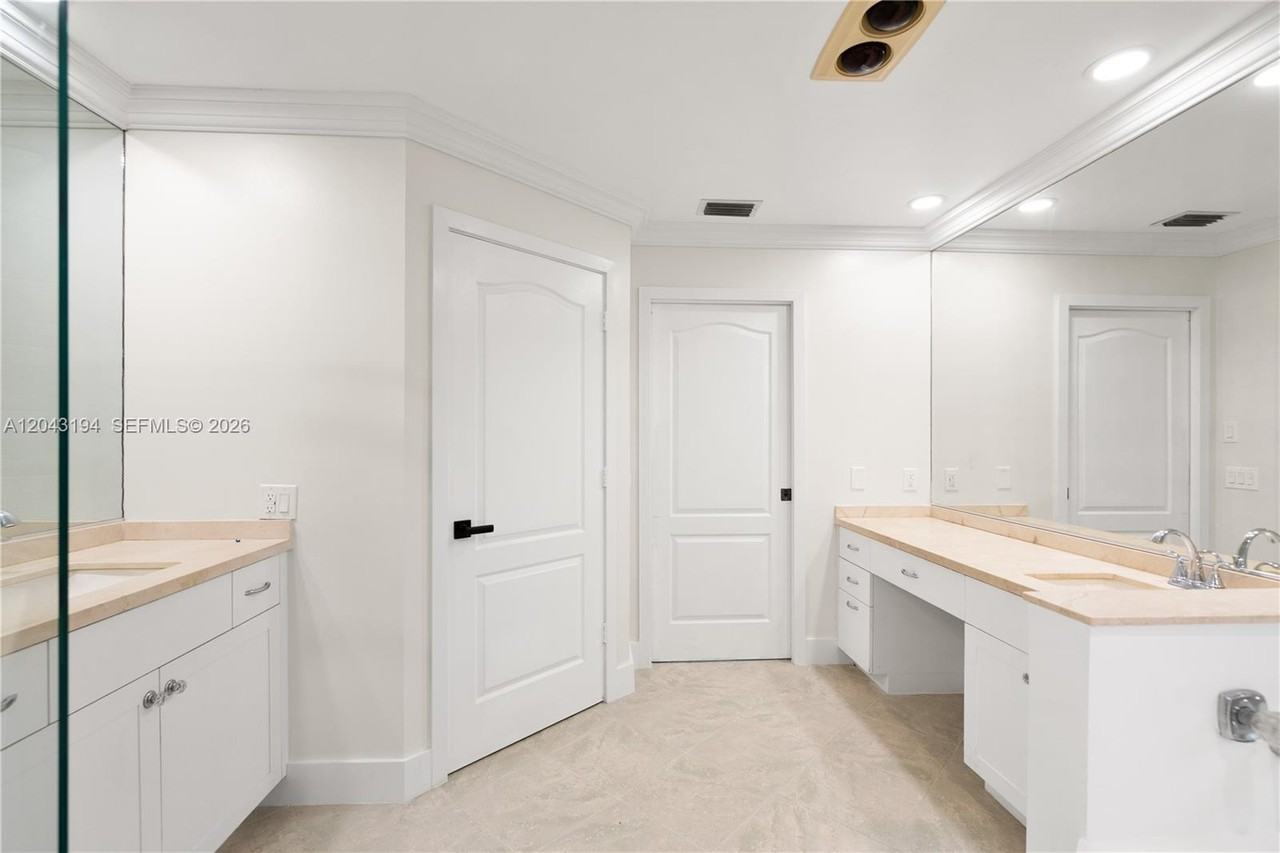Deerwood Ln - Photo 5 of 8