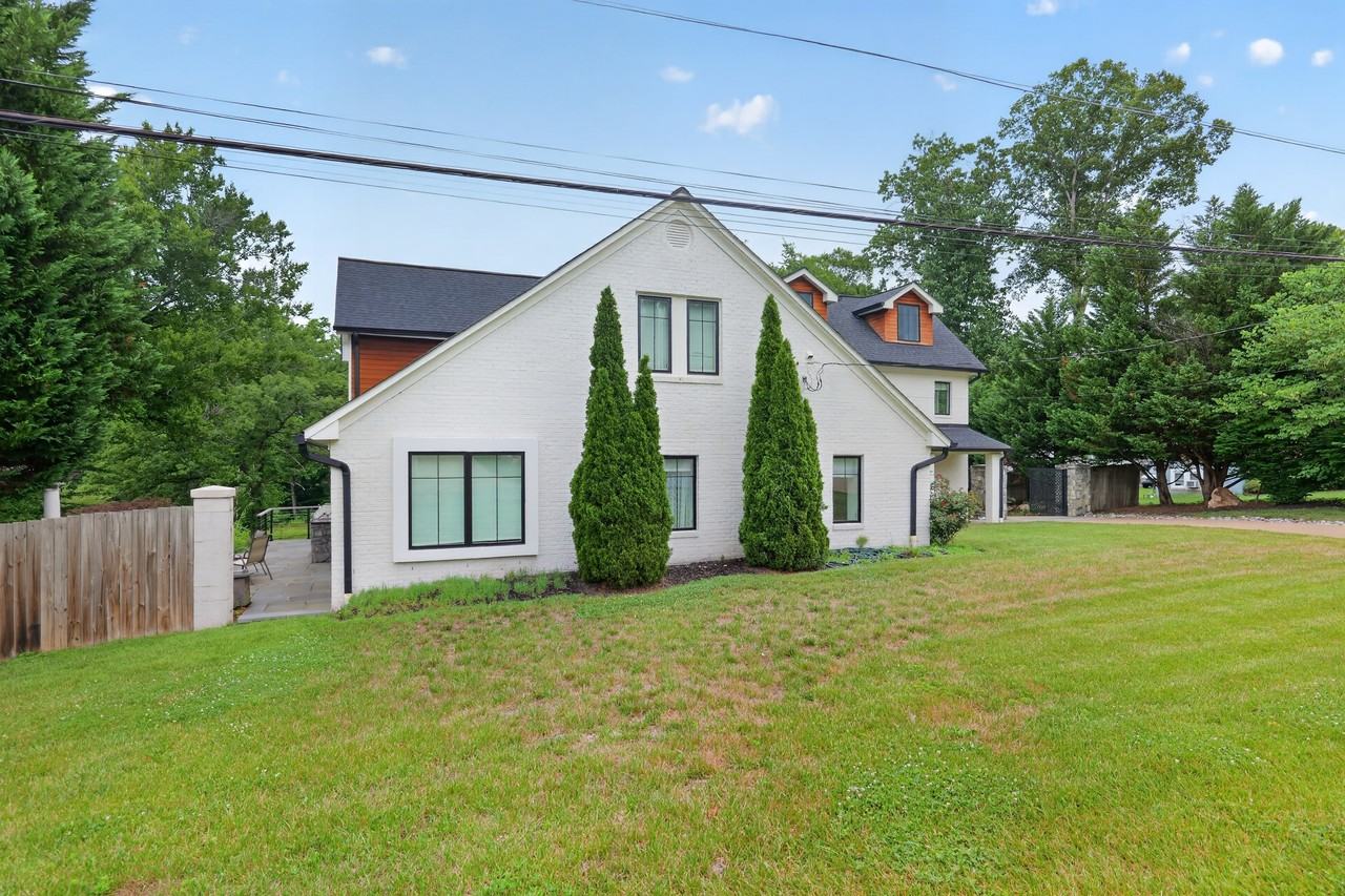 7818 Leland Rd #1 - Photo 4 of 40