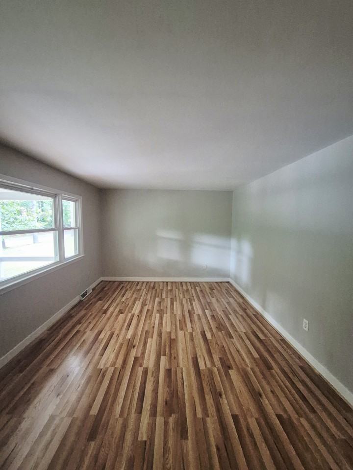 3041 Clintwood Rd #1 - Photo 3 of 37