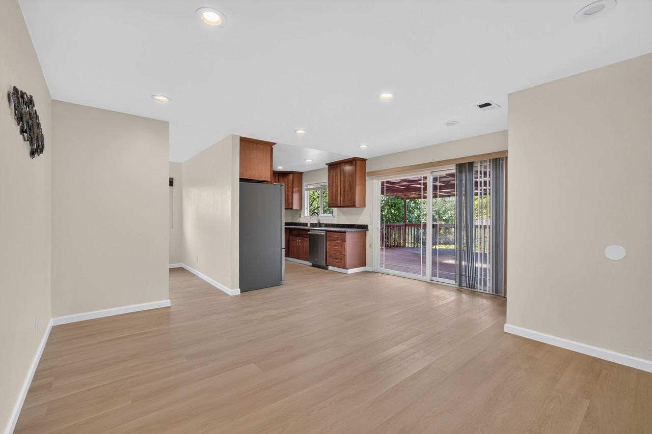 192 S Bernardo Ave #1 - Photo 5 of 10