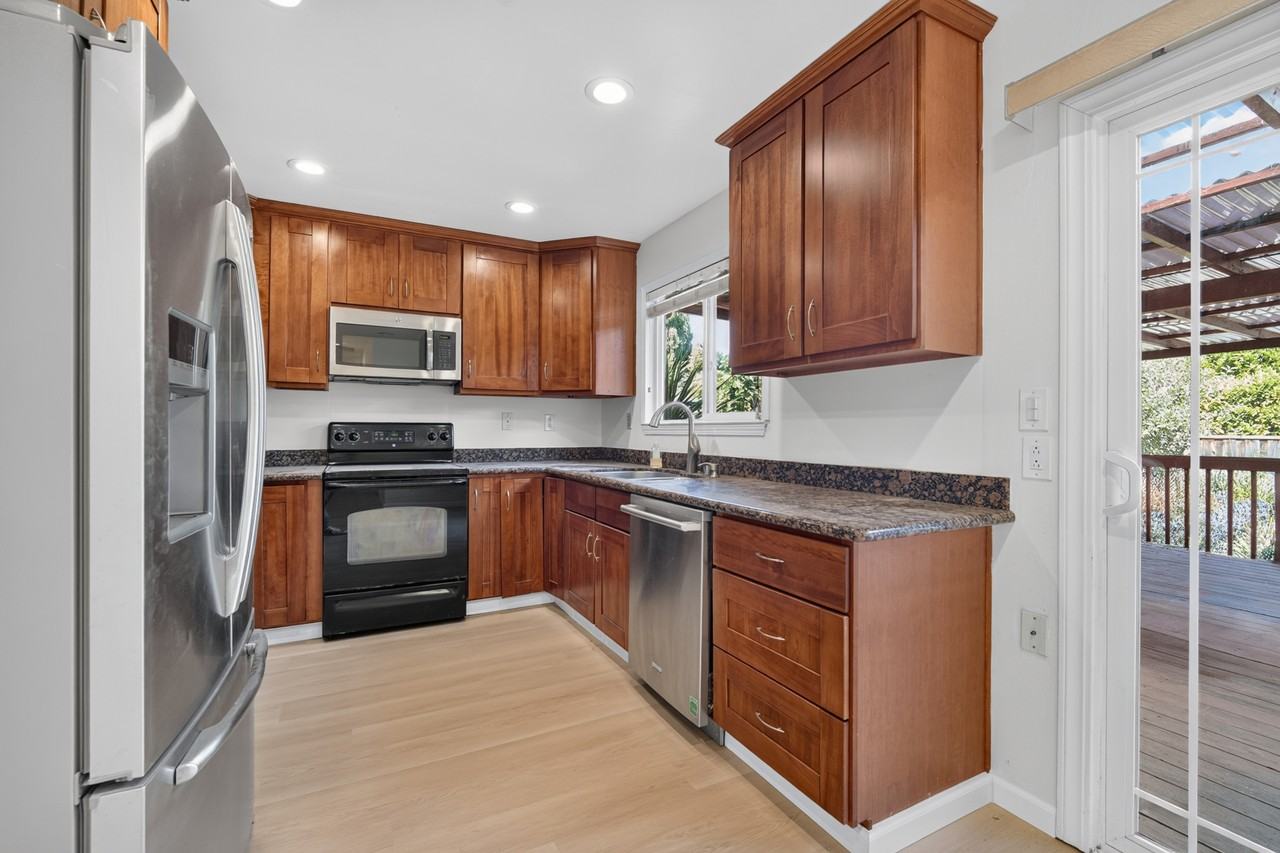 192 S Bernardo Ave #1 - Photo 7 of 10