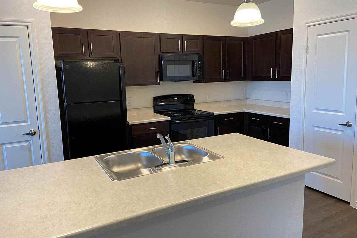 Maywood Villas - Photo 5 of 8