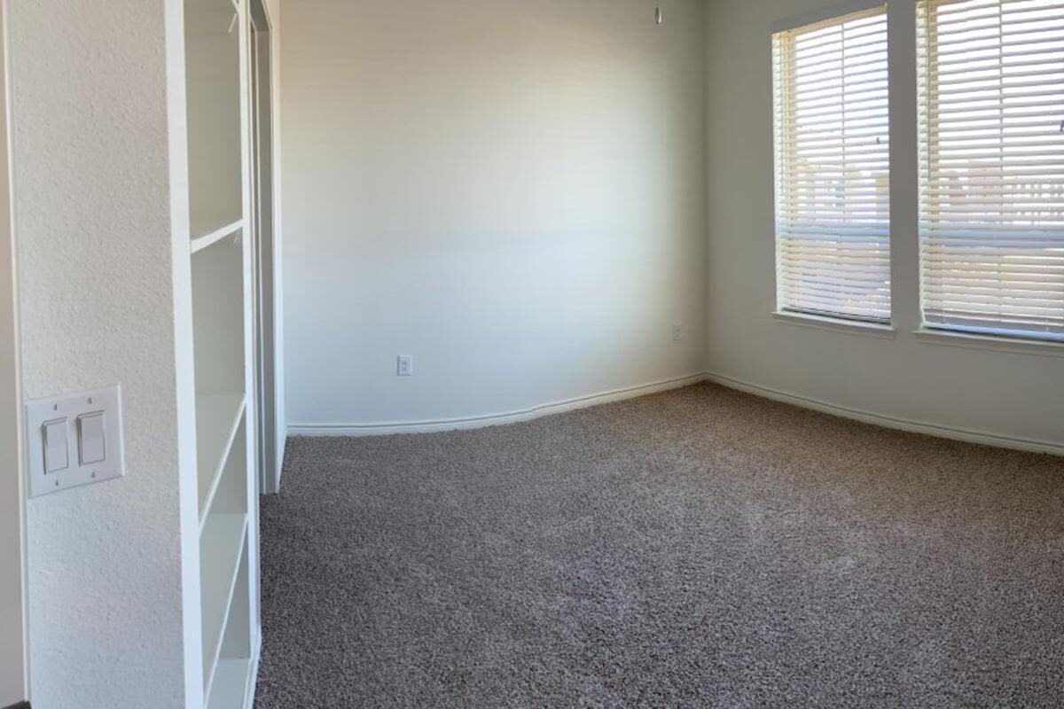 Maywood Villas - Photo 6 of 8