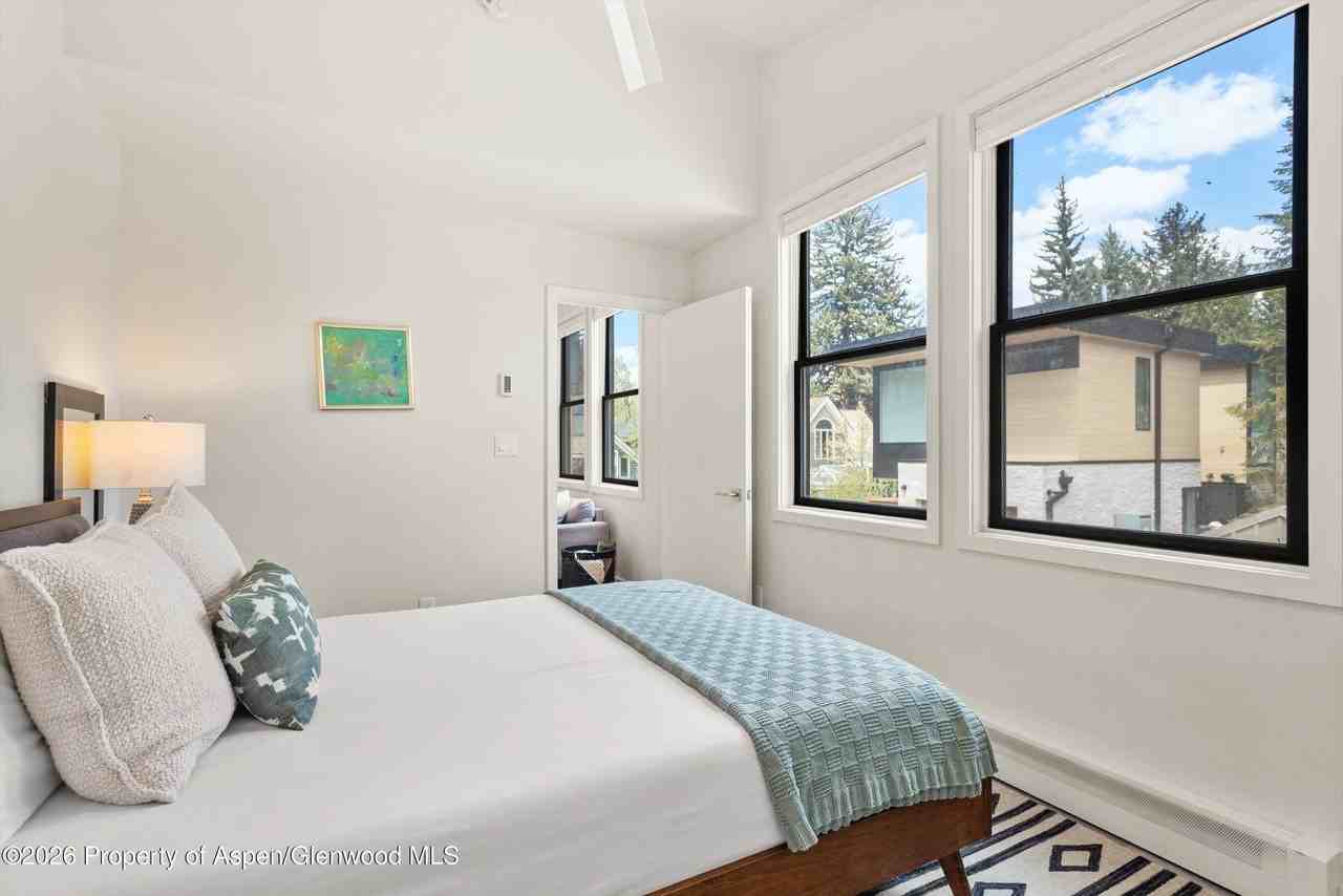 220 W Main St #201 - Photo 7 of 16