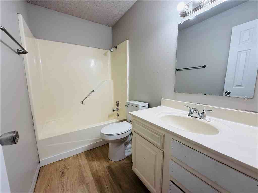 1701 S West End St #9 - Photo 4 of 13