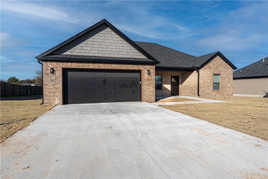 2312 John Montgomery Cir - Photo 3 of 30