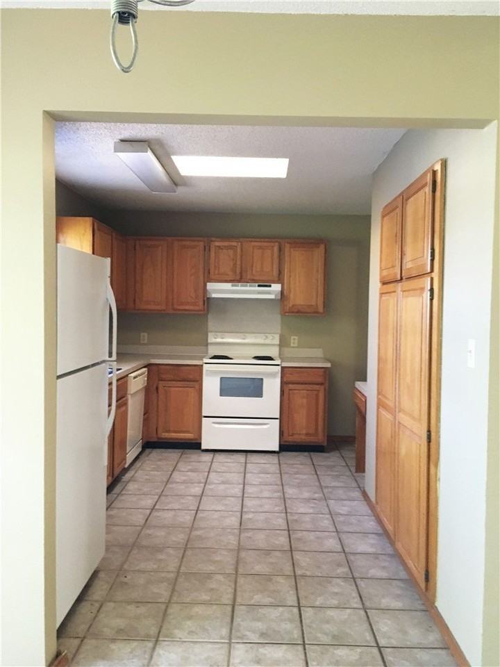 2749 N Wakefield Pl - Photo 4 of 14