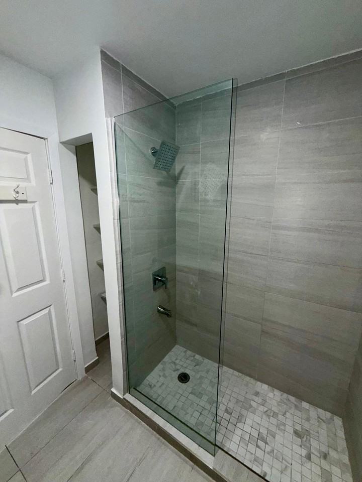 8945 Nw 114th St - Photo 2 of 8
