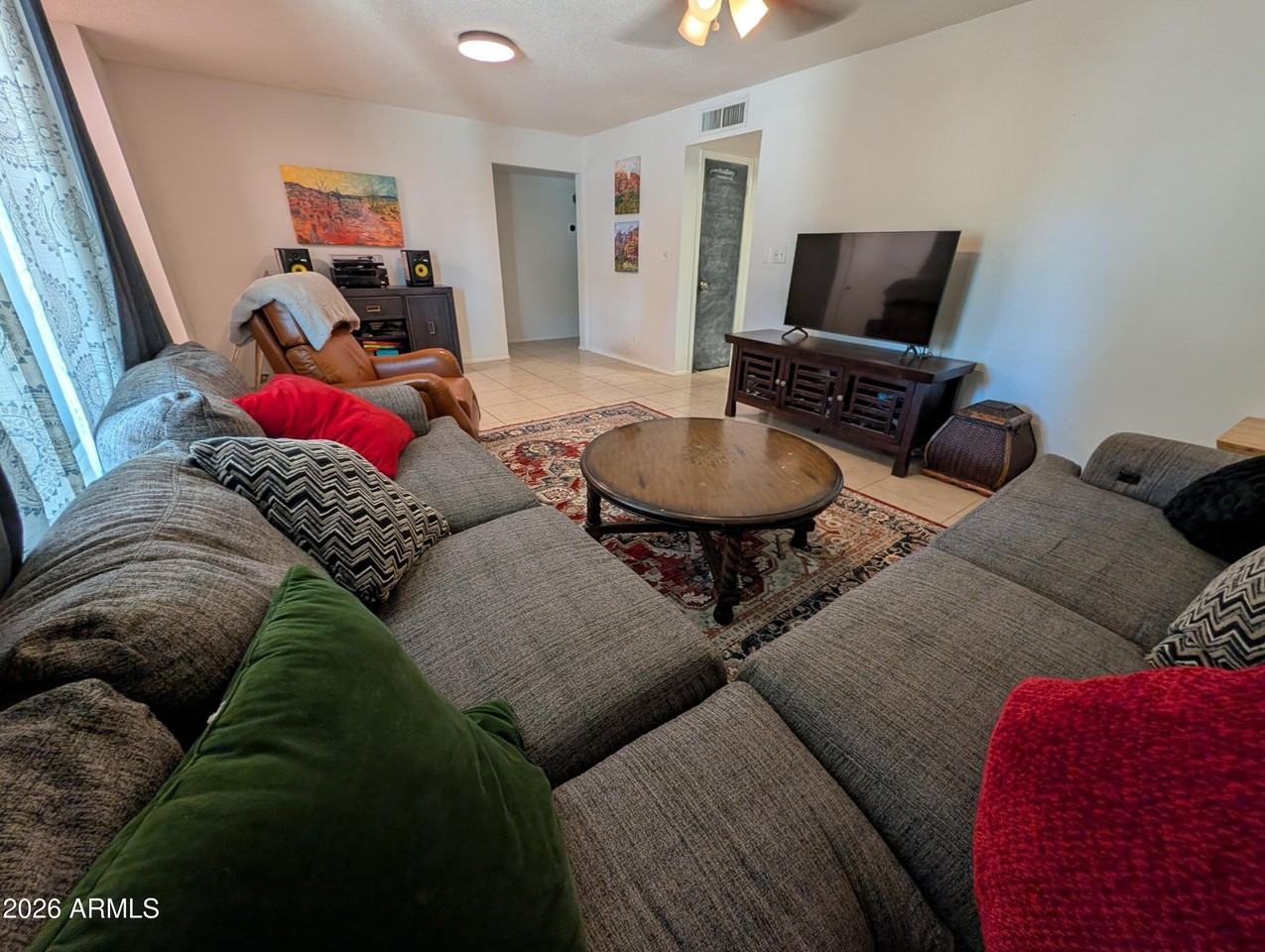 1039 E Larkspur Ln - Photo 3 of 19