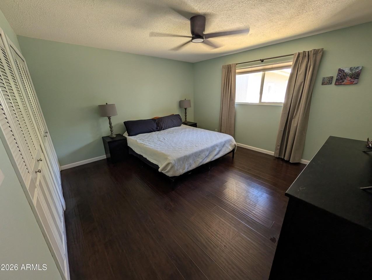1039 E Larkspur Ln - Photo 5 of 19