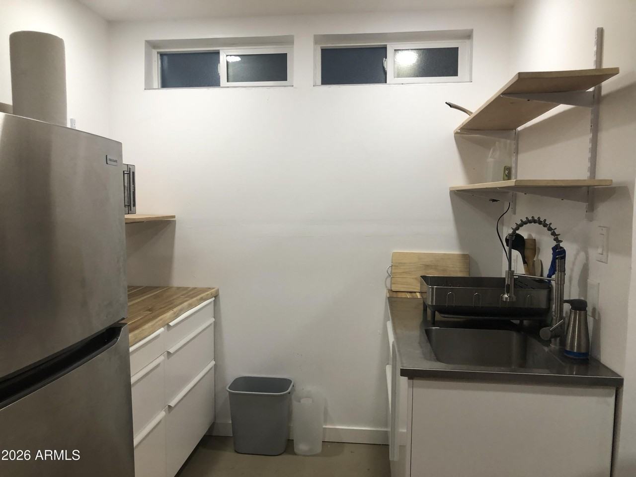 705 W 16th St #1 - Photo 3 of 19