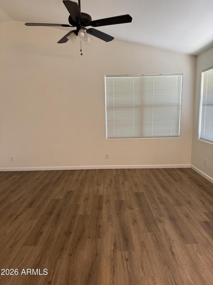 10308 W Jessie Ln - Photo 5 of 11